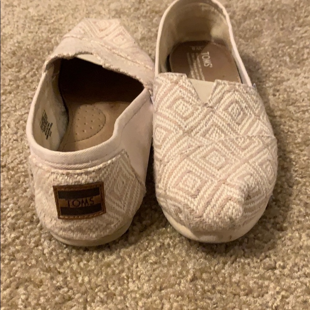 Toms